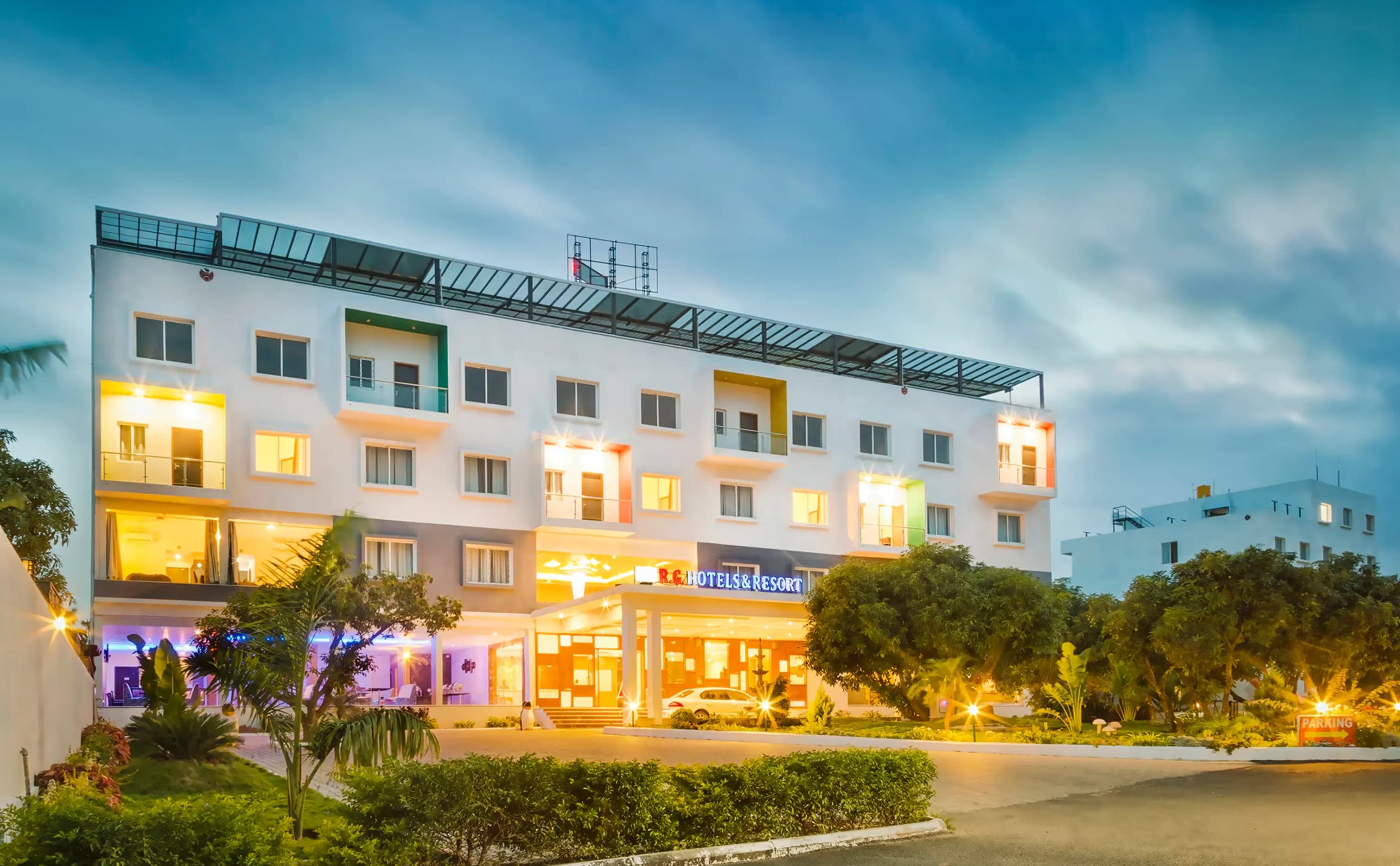 Hotels & Resorts