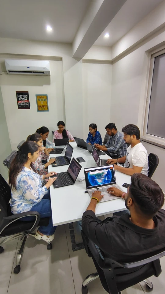 Life at Kuchoriya TechSoft /images/career/Image65.webp