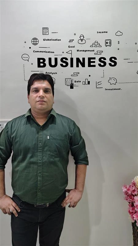 Life at Kuchoriya TechSoft /images/career/Image69.webp